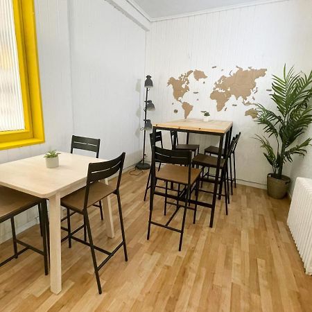 Az The Bridge Hostel - Coliving Zaragoza Ngoại thất bức ảnh