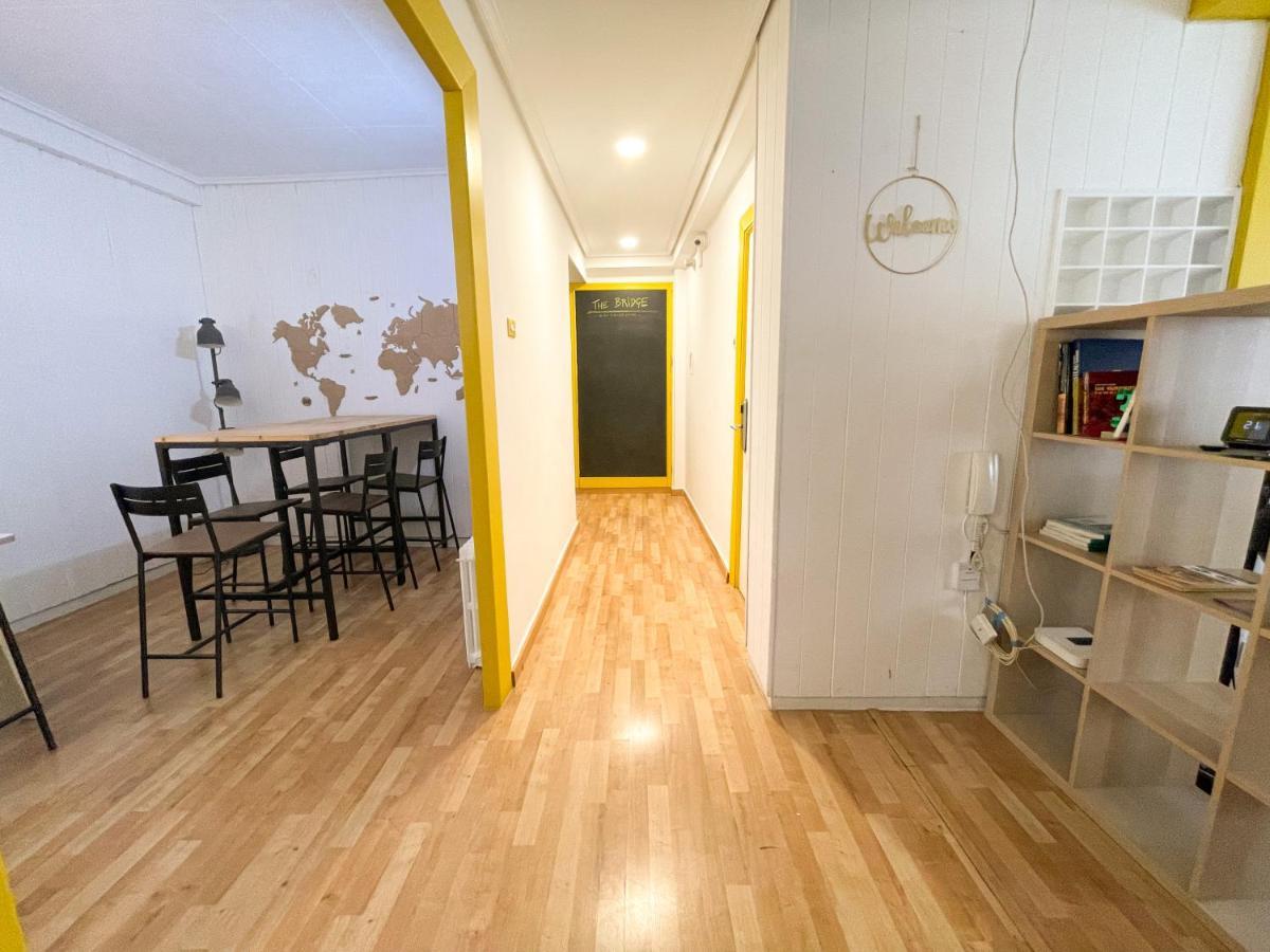 Az The Bridge Hostel - Coliving Zaragoza Ngoại thất bức ảnh