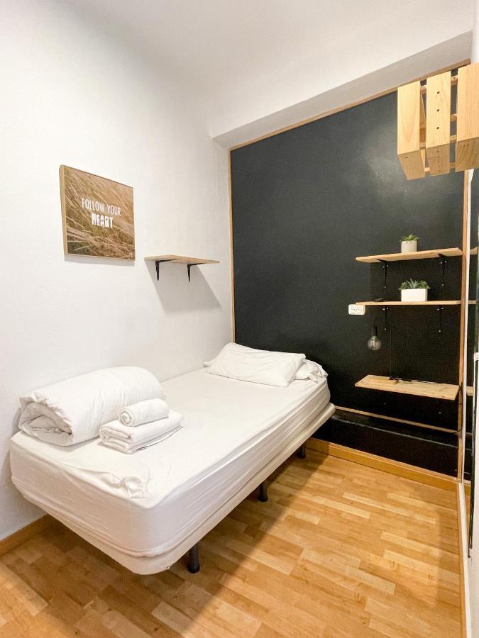 Az The Bridge Hostel - Coliving Zaragoza Ngoại thất bức ảnh