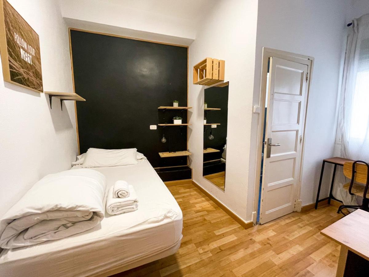 Az The Bridge Hostel - Coliving Zaragoza Ngoại thất bức ảnh