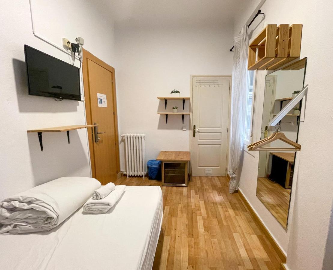 Az The Bridge Hostel - Coliving Zaragoza Ngoại thất bức ảnh