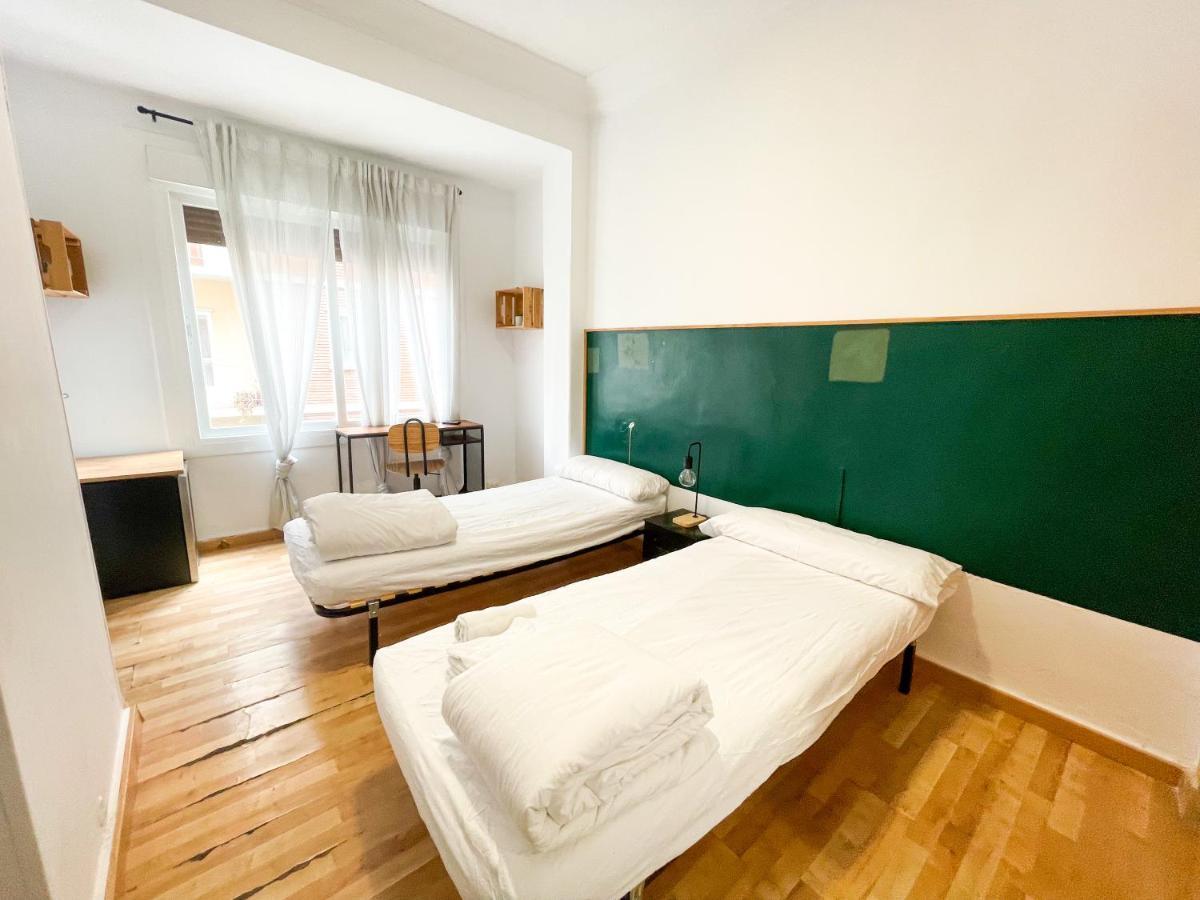 Az The Bridge Hostel - Coliving Zaragoza Ngoại thất bức ảnh