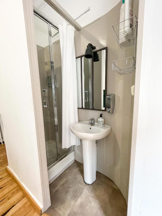 Az The Bridge Hostel - Coliving Zaragoza Ngoại thất bức ảnh