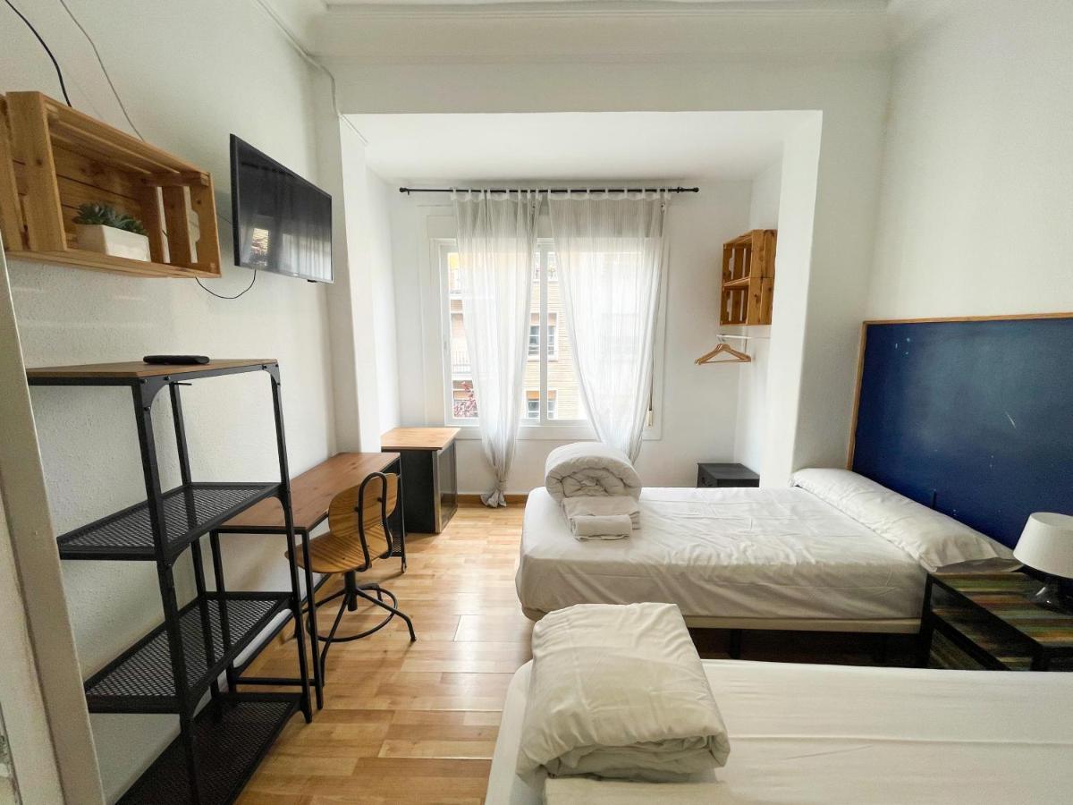 Az The Bridge Hostel - Coliving Zaragoza Ngoại thất bức ảnh